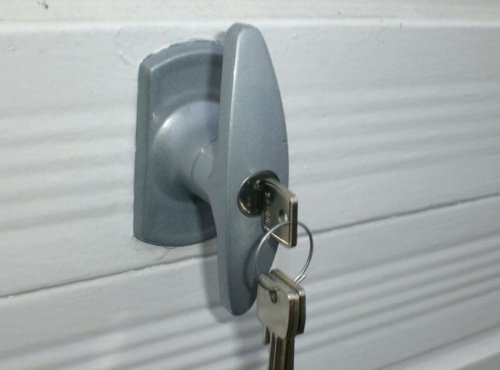 garage_door_lock2